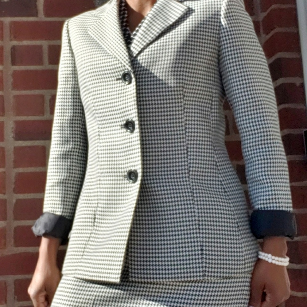 Kasper Skirt Suit with matching blouse/shell